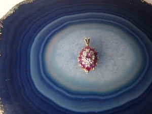 Gorgeous Vintage 10K Yellow Gold Ruby Cluster Pendant 1.39g - Picture 1 of 11