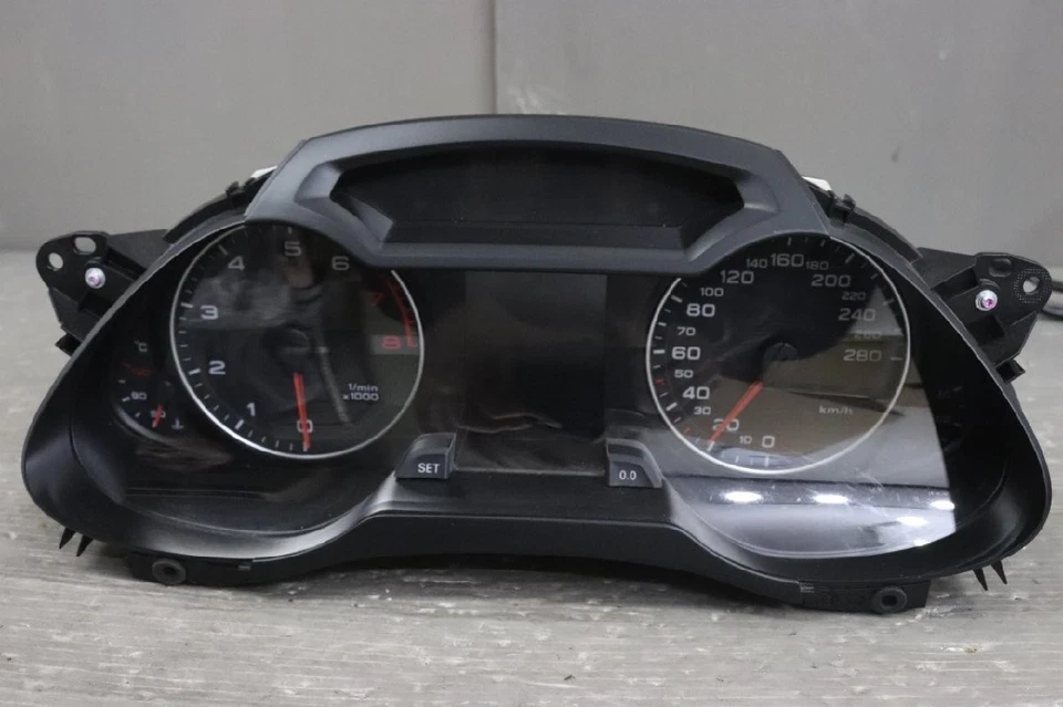 Velocímetro tacómetro Audi A4 Avant 1.8 TFSI usado grado C Foto 1 de 4