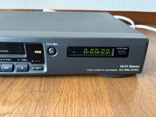 Sony EV-DT2 8mm Hi8 Video8 Video Cassette Recorder Player TV Combo