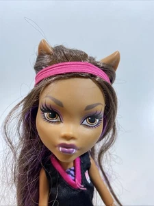 Monster High School Spirit Scream Uniformes Clawdeen Wolf Conjunto y Pelota de Fútbol - Imagen 1 de 6