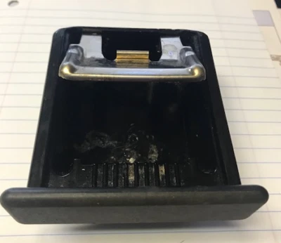 1997 年 MAZDA PROTEGE DASH ASHTRAY — 第 1/3 张图片