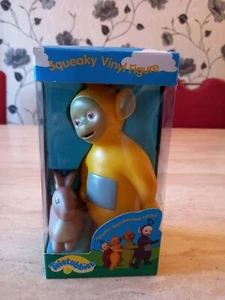 ***NUEVO EN CAJA 1996 TELETUBBIES LAA CHIRRIANTE FIGURA DE VINILO Y CONEJO NUEVO*** - Imagen 1 de 8