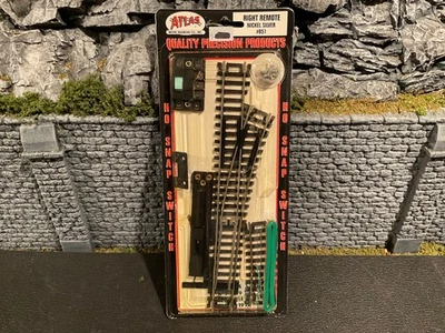 Atlas 851 HO Scale Code 100 Right Remote Snap Switch Nickel Silver & Black Ties - Image 1 of 2