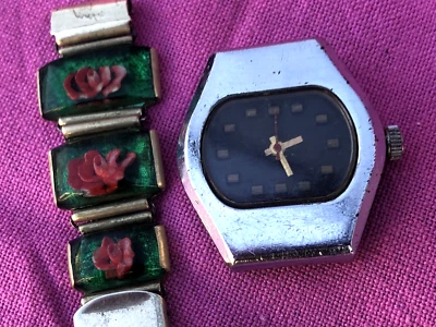 Vintage Soviet women Wrist watch Luch 1809 USSR - Image 1 of 4