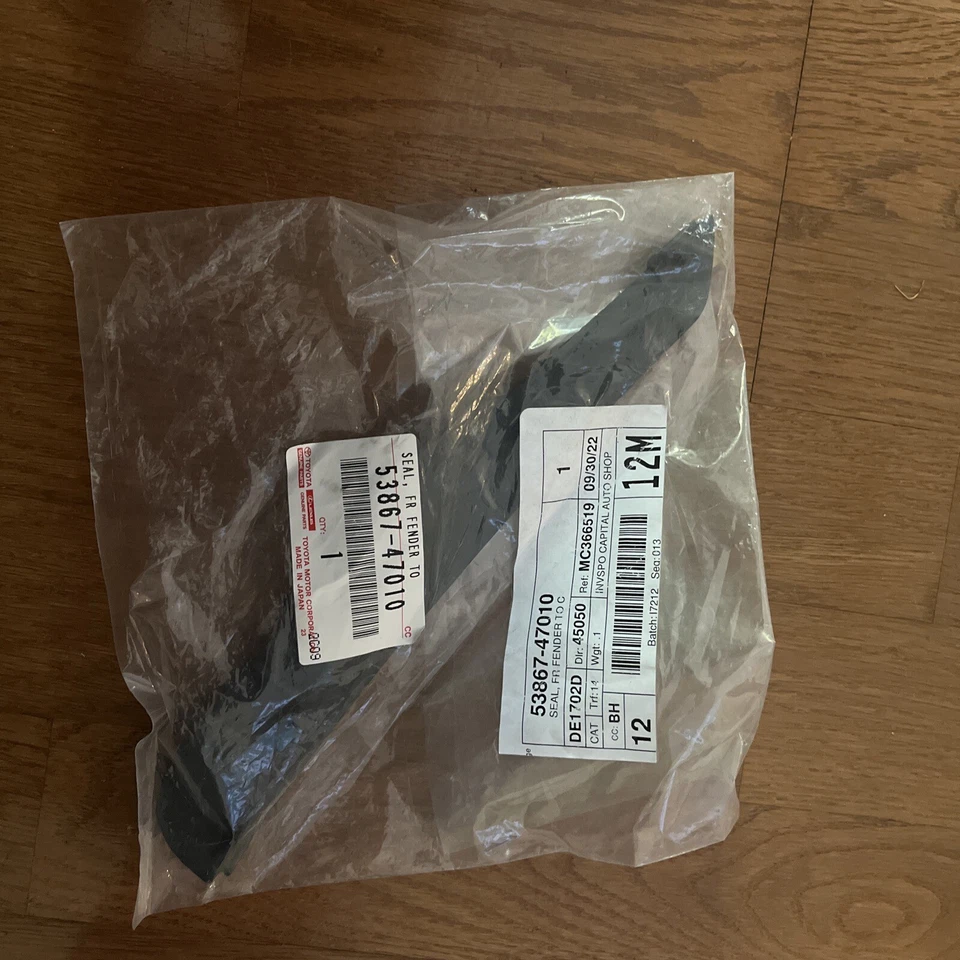 SELLO GUARDABARROS TOYOTA PRIUS 04-09 OEM NUEVO Foto 1 de 1