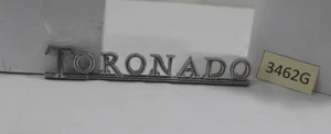 1970'S OLDSMOBILE TORONADO EXTERIOR METAL SCRIPT/EMBLEM - Bild 1 von 6