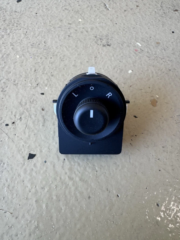 Interruptor de espejo retrovisor genuino OEM 2012-2020 (Aveo, Cruze, Spark, Sonic) para GM Chevy Foto 1 de 3