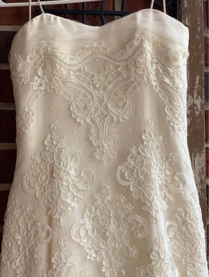 Angel Sanchez Mermaid-Style Wedding Dress Size 8 - Lacy And Beautiful - Image 1 of 4