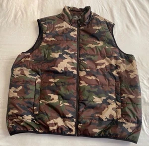 Woodland Camouflage Puffer Vest Camo Men's Full Zip 3XL (54-56) Swiss Tech AEO - Picture 1 of 12