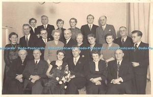 R510429 Posible foto familiar Agfa postal - Imagen 1 de 4