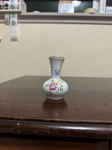 Jarrón vintage de porcelana mini brote floral - Imagen 1 de 9