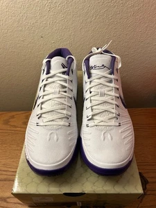 Nike Kobe AD Mid 'Baseline' Basketballschuh - Weiß/Court Lila - Schwarz 10,5 - Bild 1 von 11