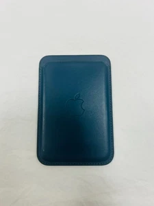 Portafoglio iPhone FineWoven con MagSafe - Blu intenso - Foto 1 di 2