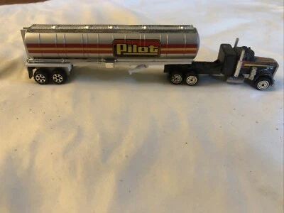 Road Champs HO Diecast “Pilot” Mack Tractor Trailer Oil Truck Gas - Image 1 of 4