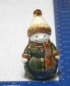 Pupazzo di neve pupazzo di neve vacanze di Natale smaltato statuina da tavolo 4,5" verde - Foto 1 di 5