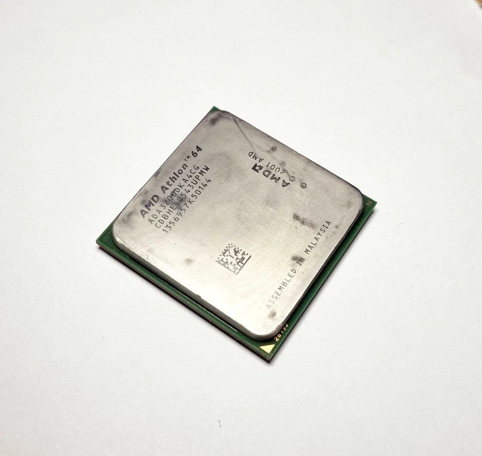AMD Athlon 64 3200+ 2 GHz - ADA3200DKA4CG Socket 939 - Image 1 of 1
