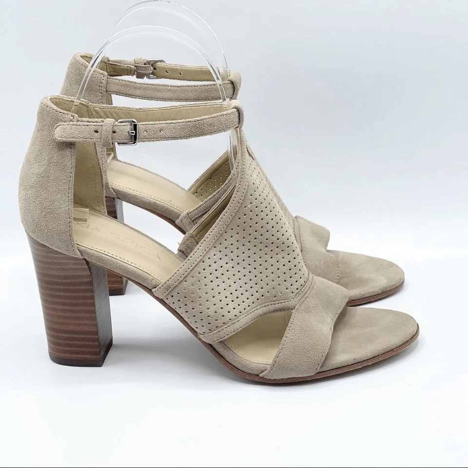 Via Spiga suede perforated block heels in tan Foto 1 de 4