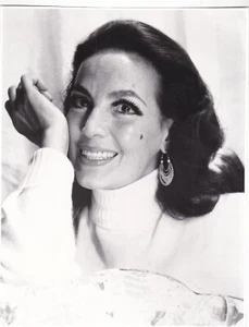 MARIA FELIX CLOSEUP PORTRAIT Candid Mexico 1965 Original Photo by Magaña - Picture 1 of 2