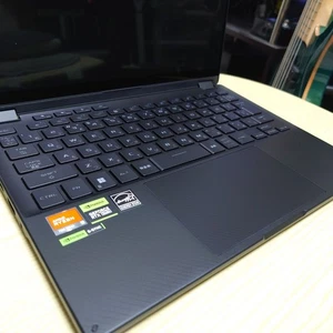 ASUS ROG Flow X13 RTX 4060 Ryzen 9 GV302XV-R9R4060 - Foto 1 di 14