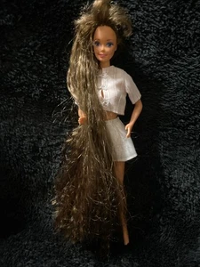 1991 TOTALLY HAIR BRUNETTE BARBIE DOLL Mattel Twist-n-Turn Waist Hair To Knöchel - Bild 1 von 5