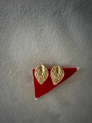 Goldfarbene Ohrclips - Bild 1 von 2