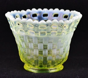 Fenton Basket Weave Topaz Opalescent Vaseline Eight Sided Bowl 3 1/2" Tall) - Picture 1 of 3