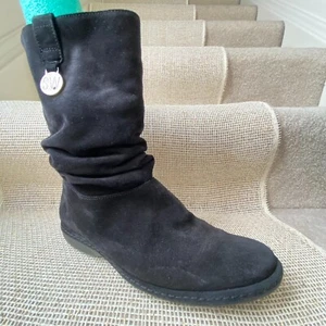 Stuart Weitzman lässige kurze Wildlederstiefel in Schwarz US 8 - Bild 1 von 8