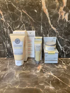 It Cosmetics Confidence in a Cleanser Gel Lotion Cream Travel Bundle Set - Picture 1 of 8