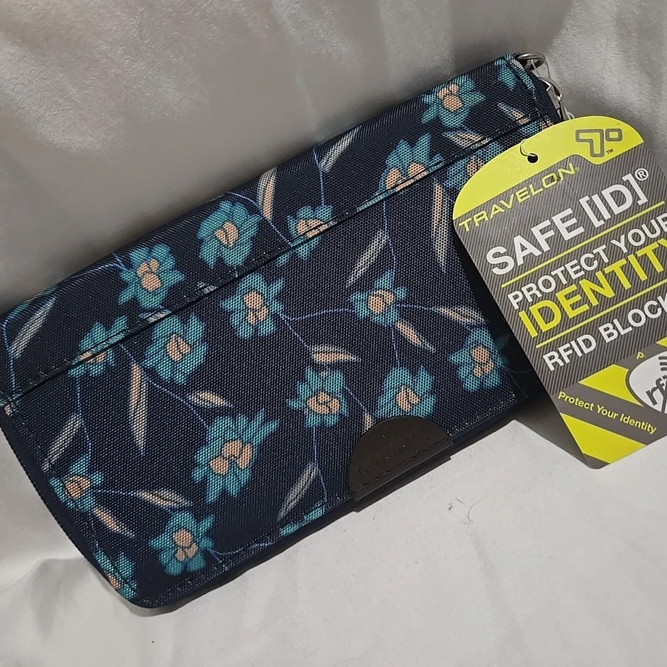 Travelon RFID - Safe ID Wristlet in Beige Travel 2016