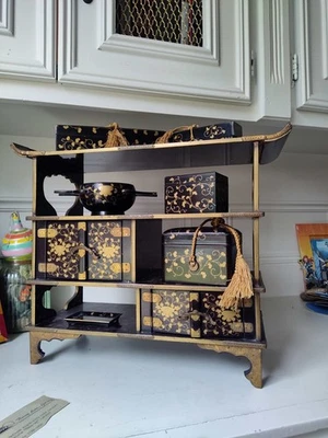 РЕДКИЙ антикварный японский косметический шкафчик гейш периода Эдо позолоченные лакированные коробки - Изображение 1 из 4