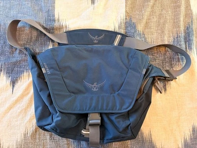 Bolso Mensajero Osprey FlapJack Courier - Azul Marino Foto 1 de 4