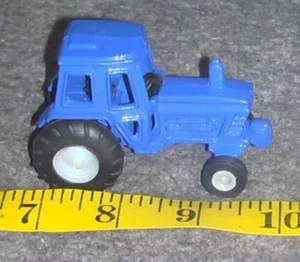 Vintage Unbranded 1/64 Scale Diecast Ford Tractor farm toy - Picture 1 of 5