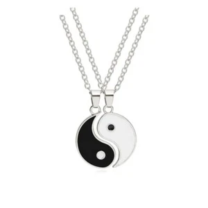Juego de collar de cadena Art Attack esmalte Yin Yang encanto para 2 - Imagen 1 de 6