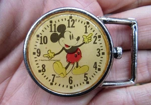 Vintage MICKEY MOUSE Gürtelschnalle 3D Uhr Disney Pyramide Clock DIAL Silber RAR Sehr guter Zustand + - Bild 1 von 4