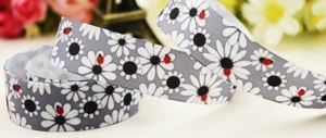 Ripsband Floral Blume Gänseblümchen mit Marienvogel Marienkäfer Band 1" 25 mm - Bild 1 von 1
