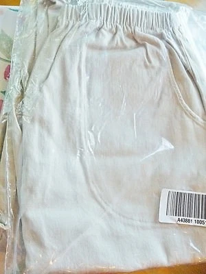 WOMAN'S JEANS~~ TAN & JEAN    D & CO   JEANS  NEW ! - Image 1 of 2