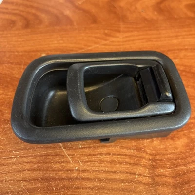 Manija de puerta interior negra trasera derecha Infiniti Qx4 01-04 OEM Foto 1 de 4