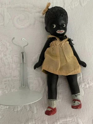 Muñeca bebé miniatura bisque antigua hecha en Japón 4,5 pulgadas de alto Foto 1 de 2