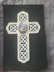 Thomas Kinkade Porcelain Cross with gold trim Church scene Wall Hanging 2003 - Picture 1 of 3