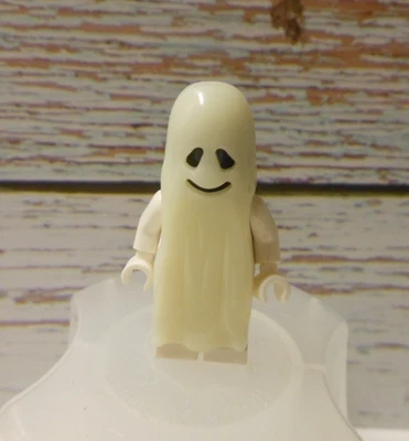 LEGO 6497 TWISTED TIME TRAIN 9376 Ghost MINI FIGURE Castle gen012 GLOW IN DARK - Image 1 of 2