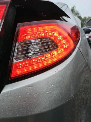 Luz trasera LED pasajero lado derecho fabricante de equipos originales Kia Optima SX SXL 2011-2013 Foto 1 de 4