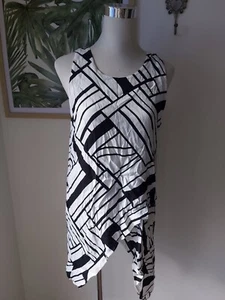 Decjuba Size S Top Layered Halter Monochrome Geometric Print Black White - Picture 1 of 4