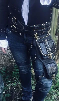 Pelle Steampunk Gamba Borsa Hip Utilità Marsupio Cintura Fondina Ciclismo Biker - Immagine 1 di 4