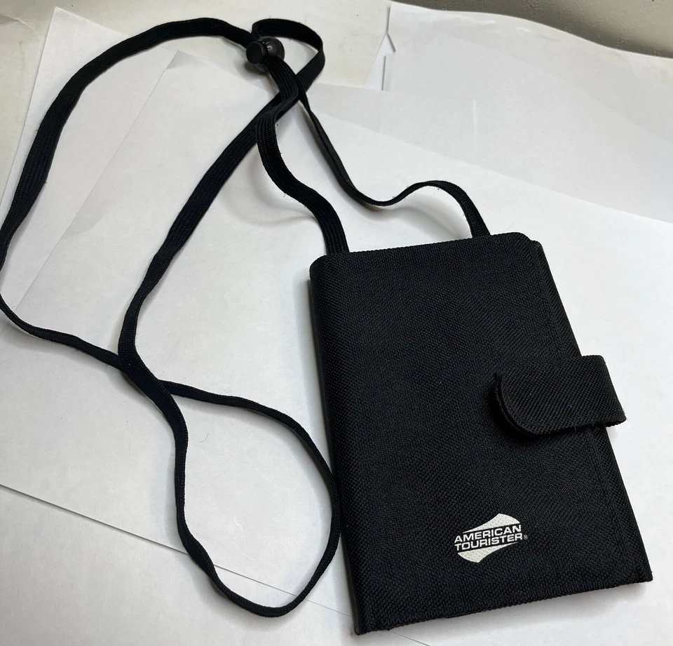 Vtg American Tourister Black Travel Wallet "Hidden Wallet" 5 1/2 x 4” Closed — 第 1/4 张图片