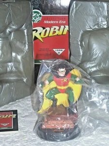 (S133)-DC SUPER HEROES - MODERN ERA "ROBIN" FIGURINE by CHAD -1996 - Hallmark - Picture 1 of 11