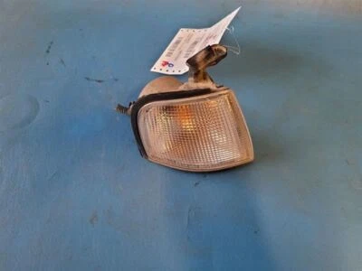 91 92 93 94 95 96 INFINITI G20 luz de estacionamento direita para-lama montada 190686 - Imagem 1 de 3