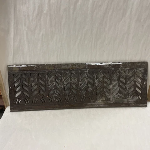 VINTAGE ART DECO ORNAMENTAL CAST IRON WALL VENT COVER / GRATE Cover