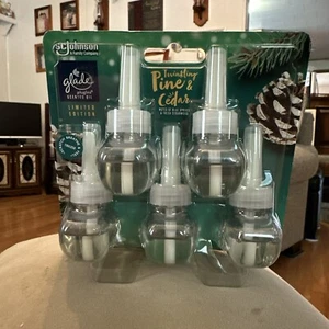 Glade TWINKLING PINE & CEDAR Plugins Scented Oil 5 Refills Blue Spruce Cedarwood - Picture 1 of 2