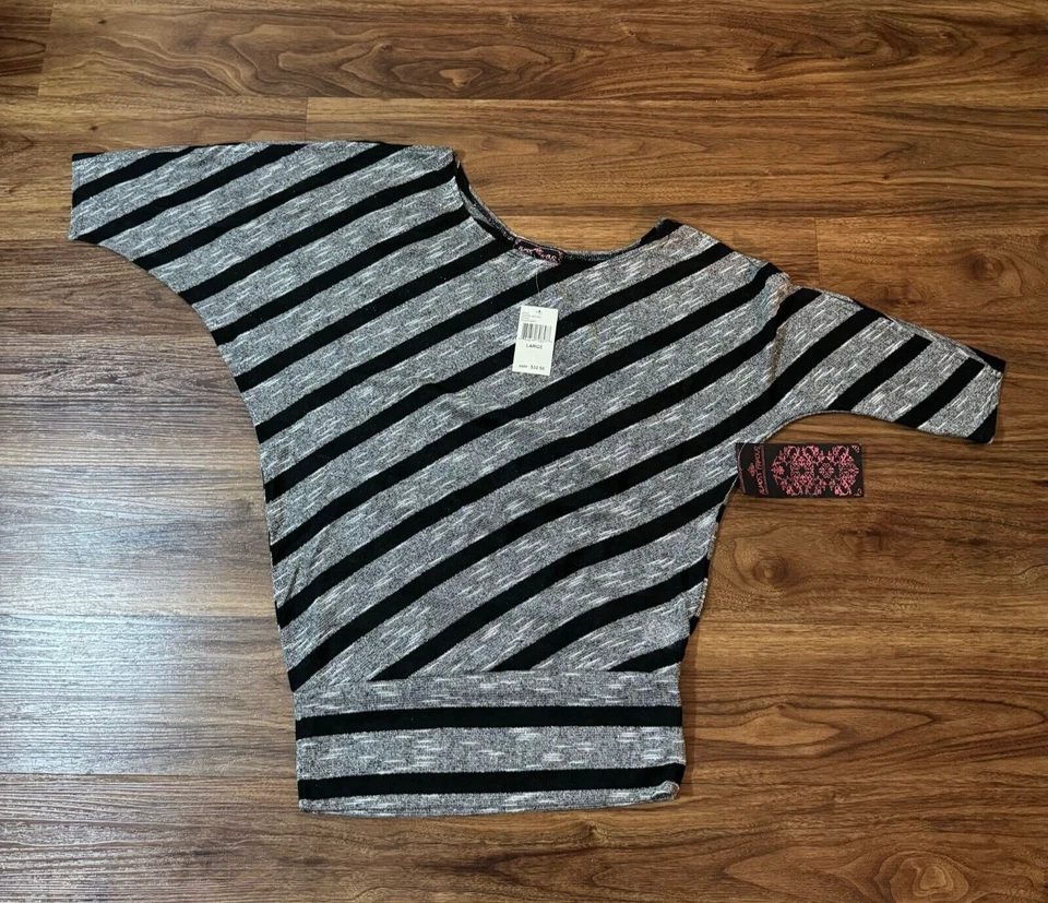 Camisa gris manga corta asimétrica L ligera casi famosa para mujer nueva con etiquetas Foto 1 de 4