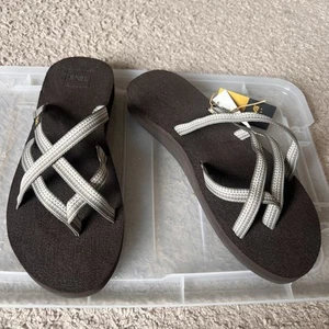 Sandalia Teva Olowahu para mujer abedul antiguo talla 9 ¡NUEVA CON ETIQUETAS! - Imagen 1 de 4